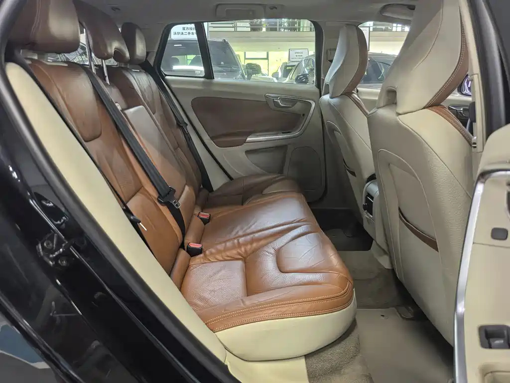 VOLVO V60 2013