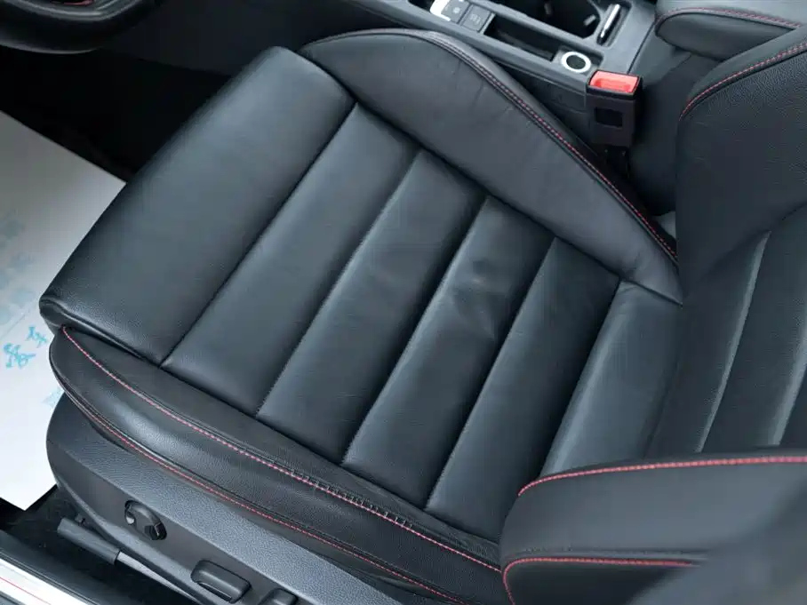 VOLKSWAGEN GOLF GTI 2016