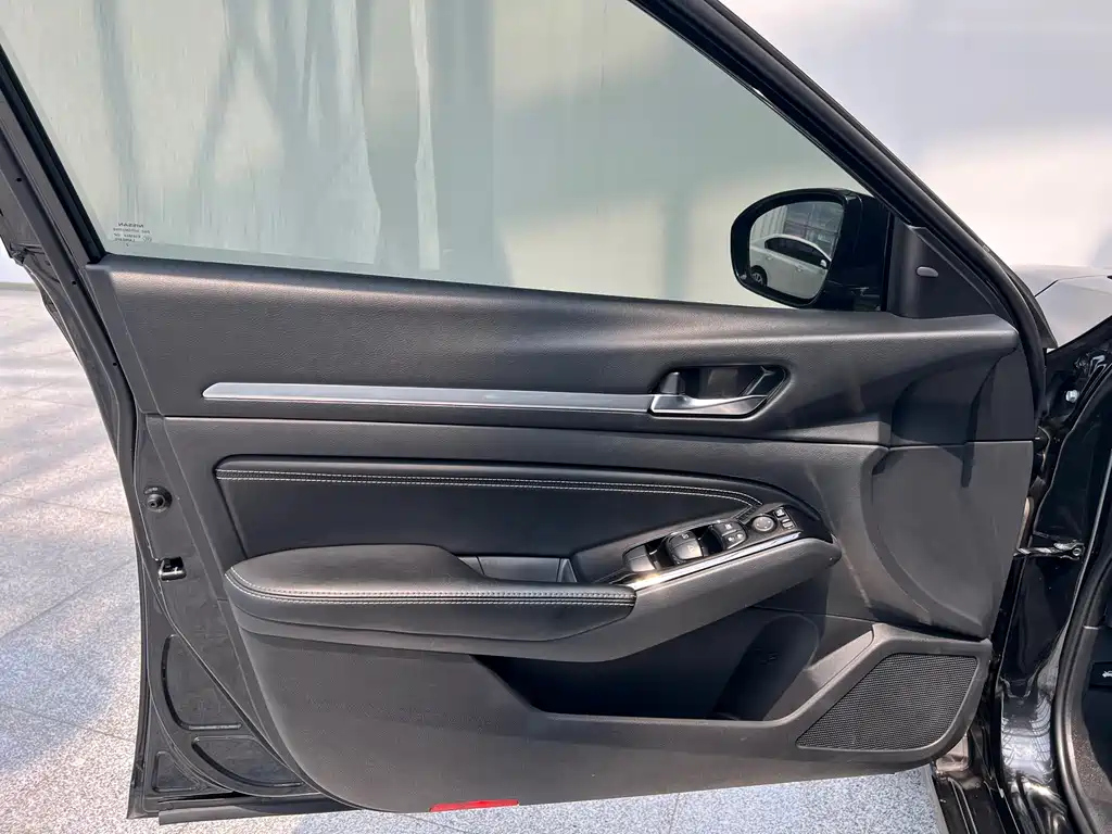 NISSAN TEANA 2022