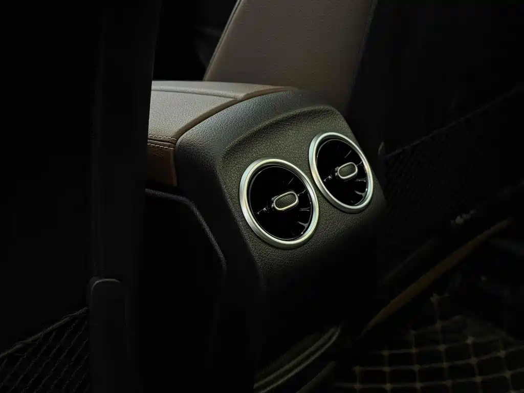 MERCEDES BENZ GLB 2023