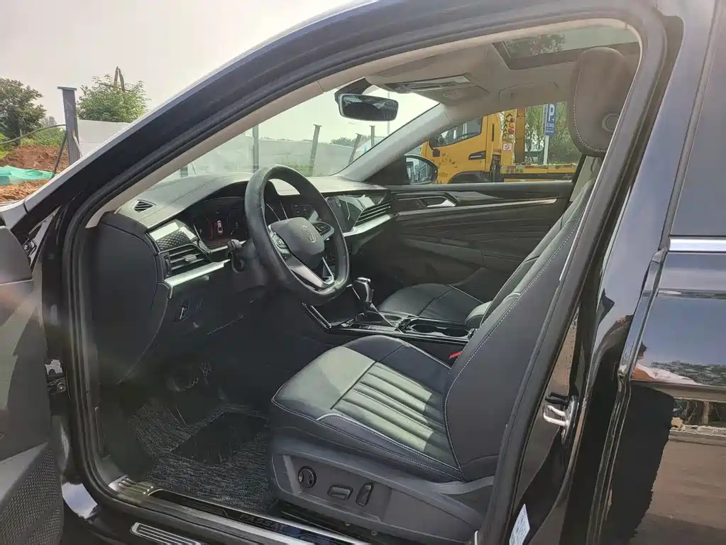 VOLKSWAGEN PASSAT 2022