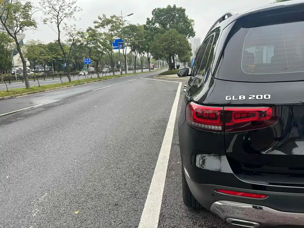 MERCEDES BENZ GLB 2022