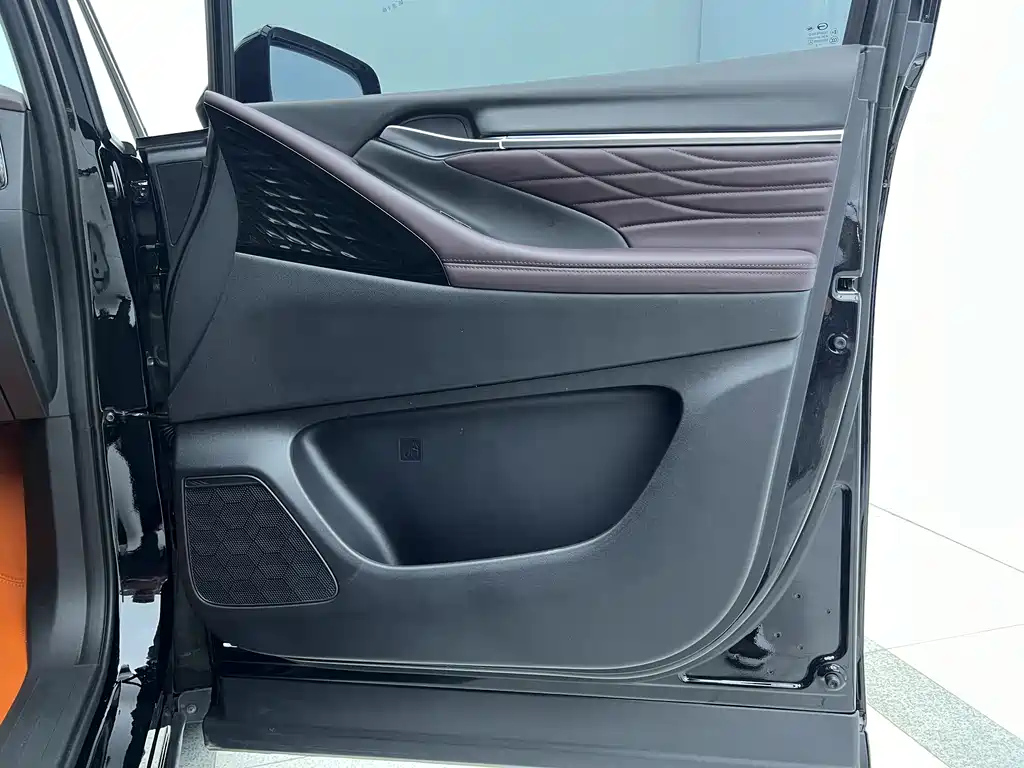 TRUMPCHI M8 2024
