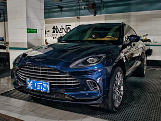 ASTON MARTIN DBX
