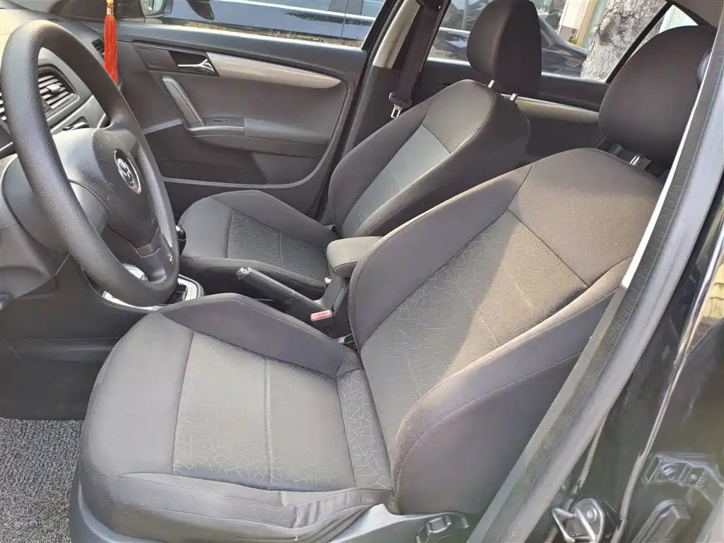 VOLKSWAGEN LAVIDA 2013