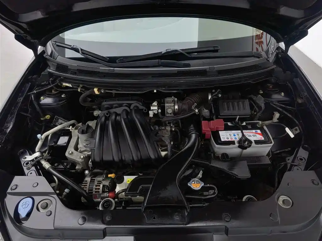 NISSAN SYLPHY 2012