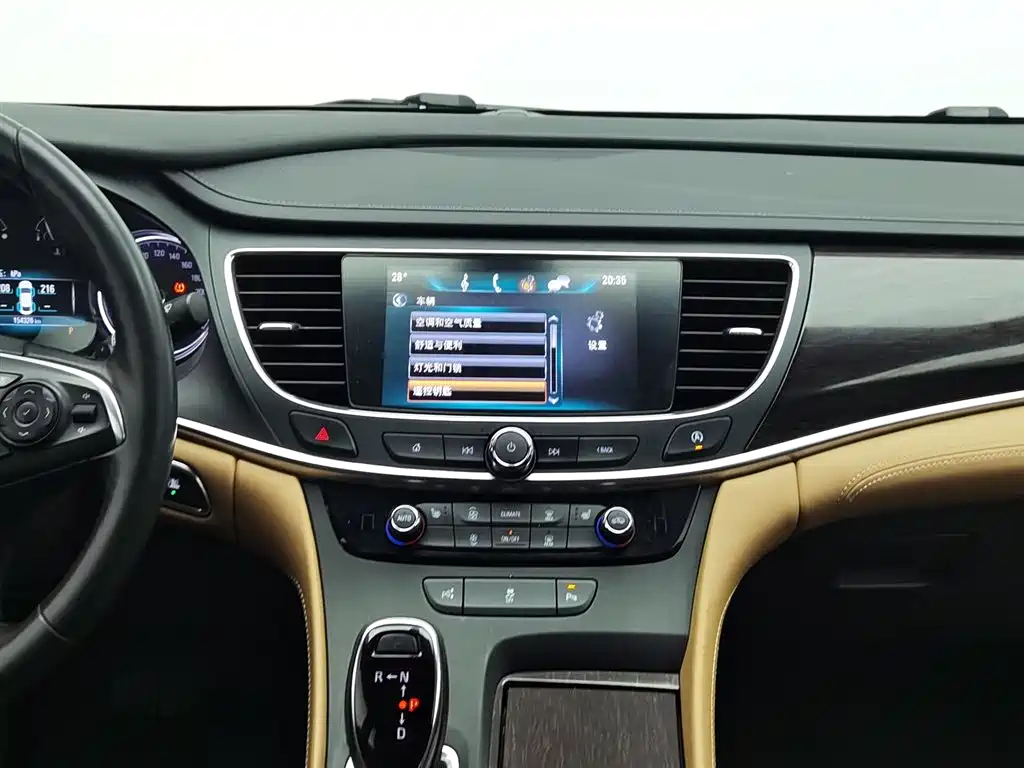 BUICK LACROSSE 2018