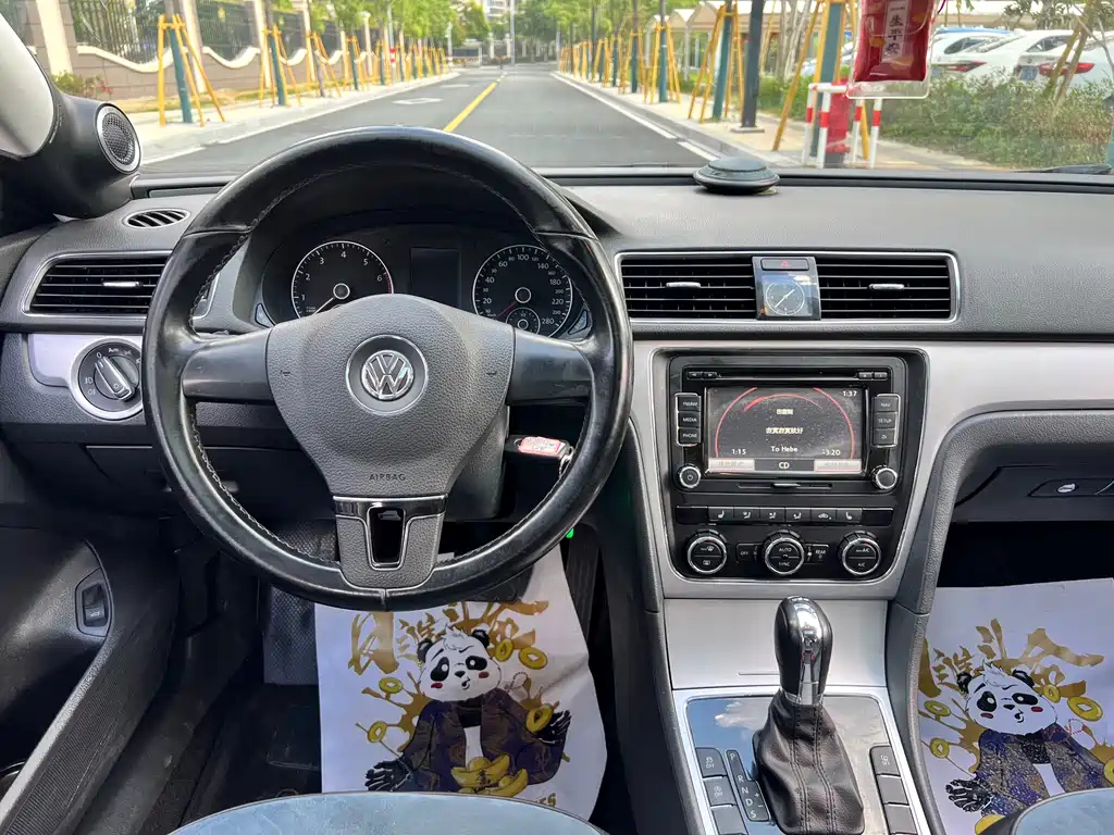 VOLKSWAGEN PASSAT 2014