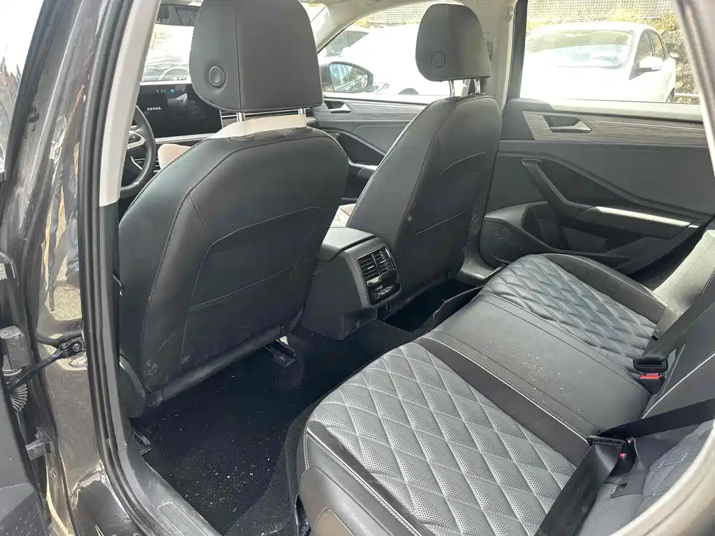 VOLKSWAGEN SAGITAR 2023
