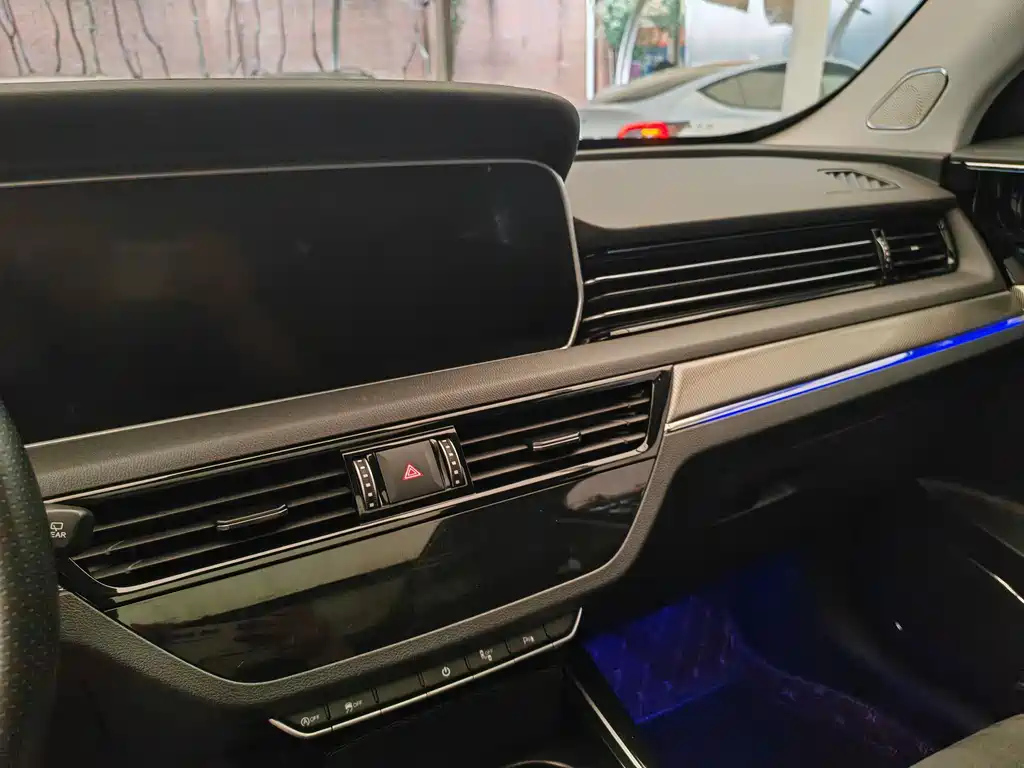 HONGQI HS5 2022