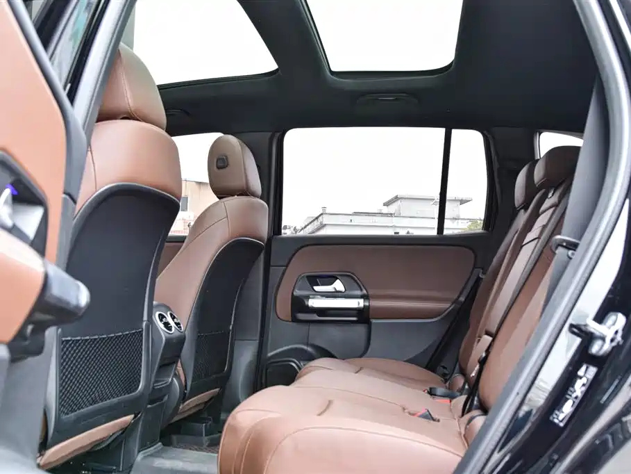 MERCEDES BENZ GLB 2024