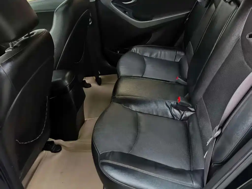 HYUNDAI ELANTRA 2015