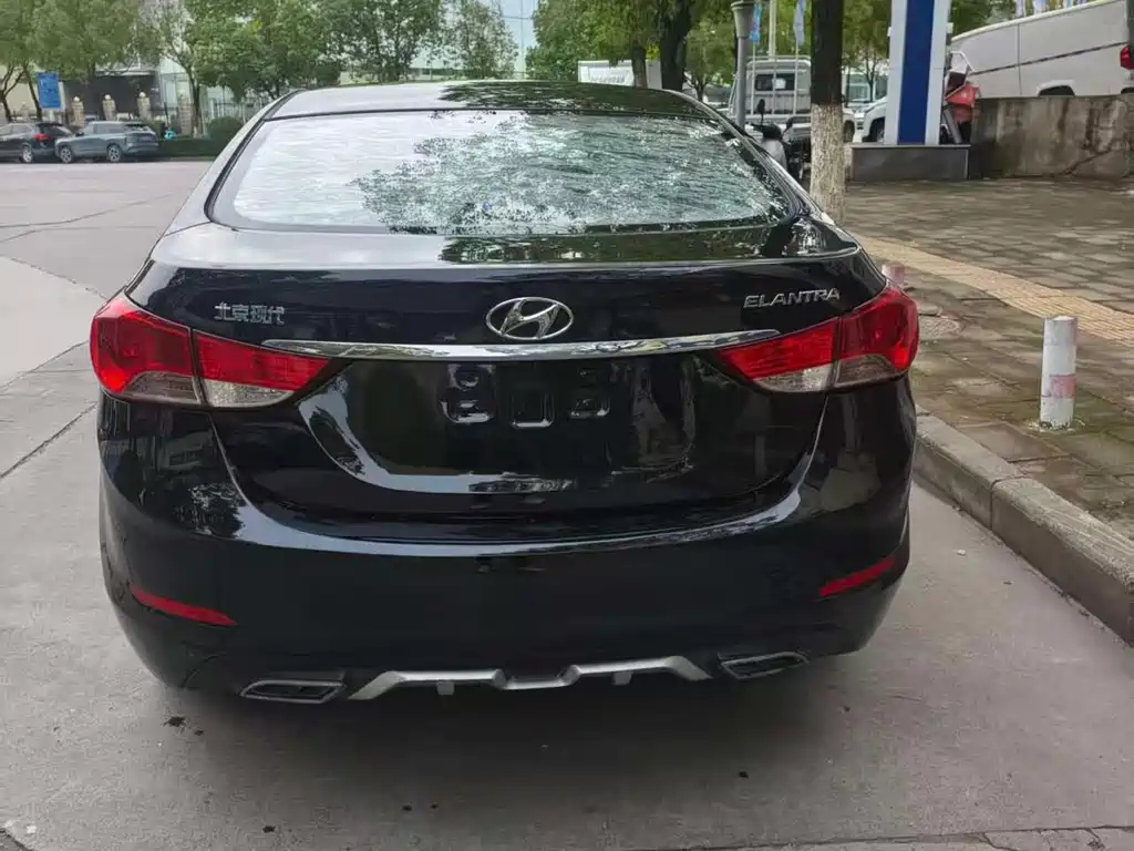 HYUNDAI ELANTRA 2015