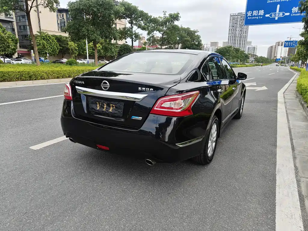 NISSAN TEANA 2015
