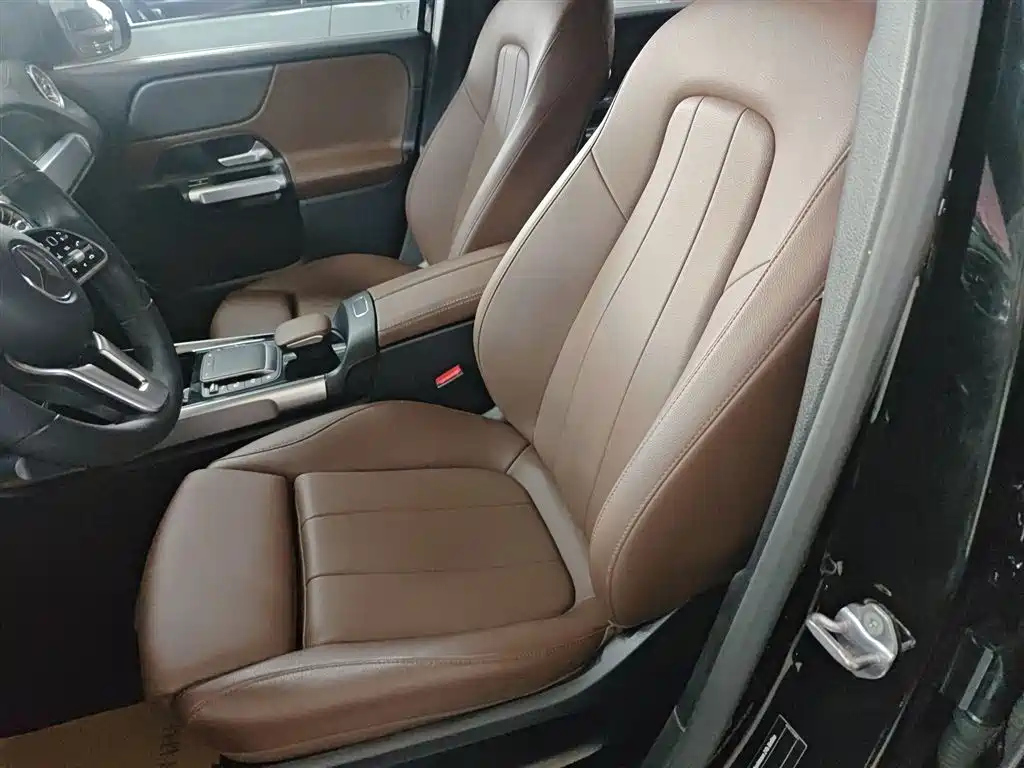 MERCEDES BENZ GLB 2021