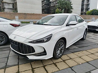 MG MG5 2025