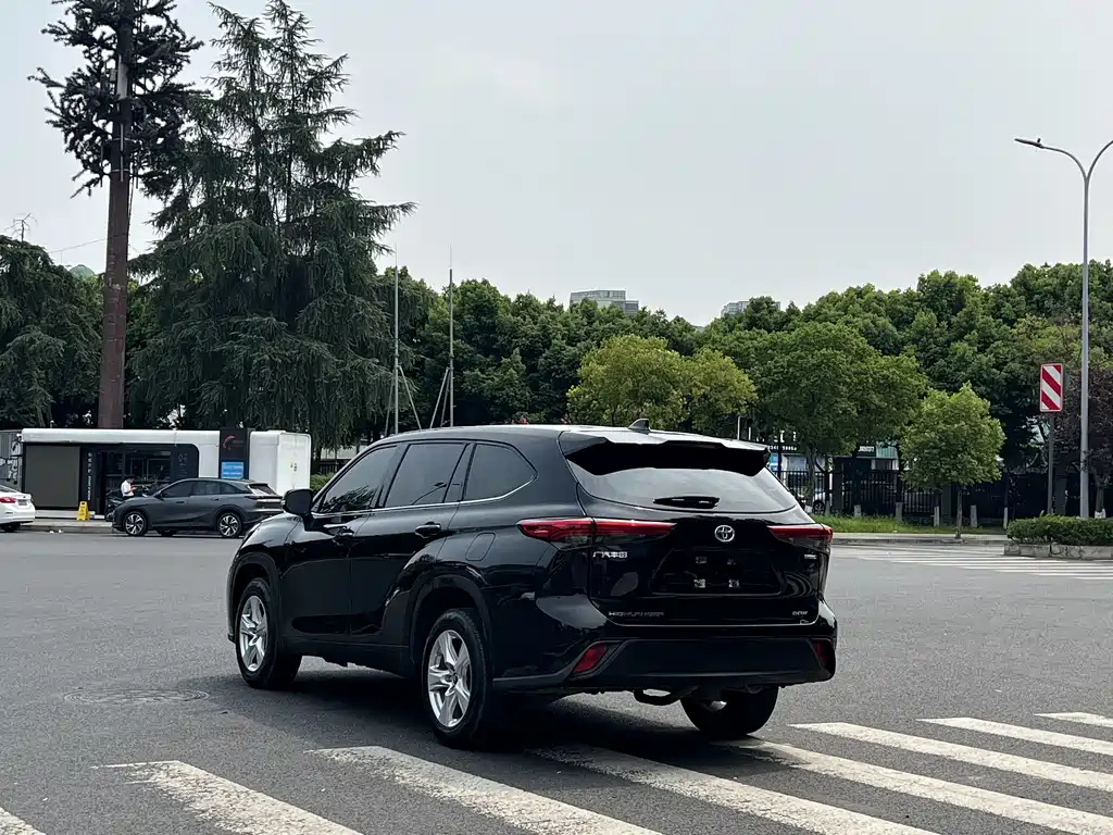 TOYOTA HIGHLANDER 2022