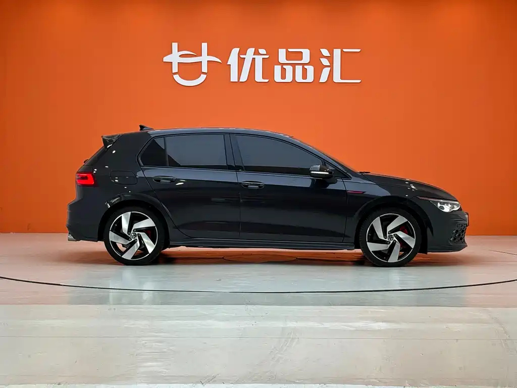 VOLKSWAGEN GOLF GTI 2021