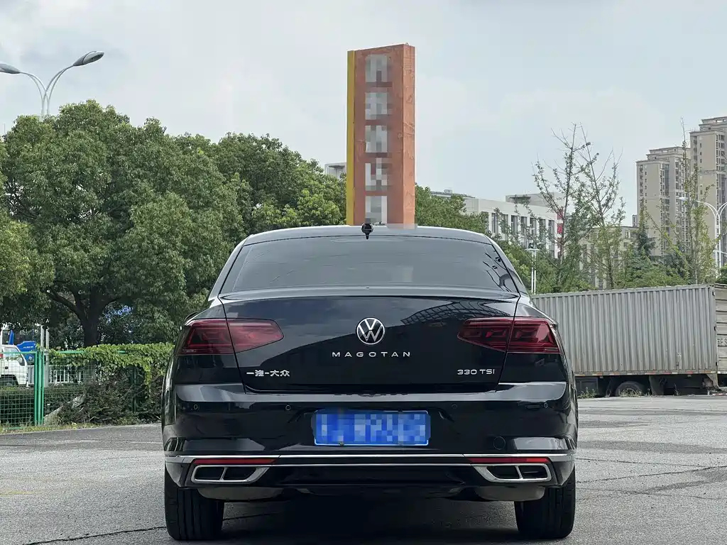 VOLKSWAGEN MAGOTAN 2023