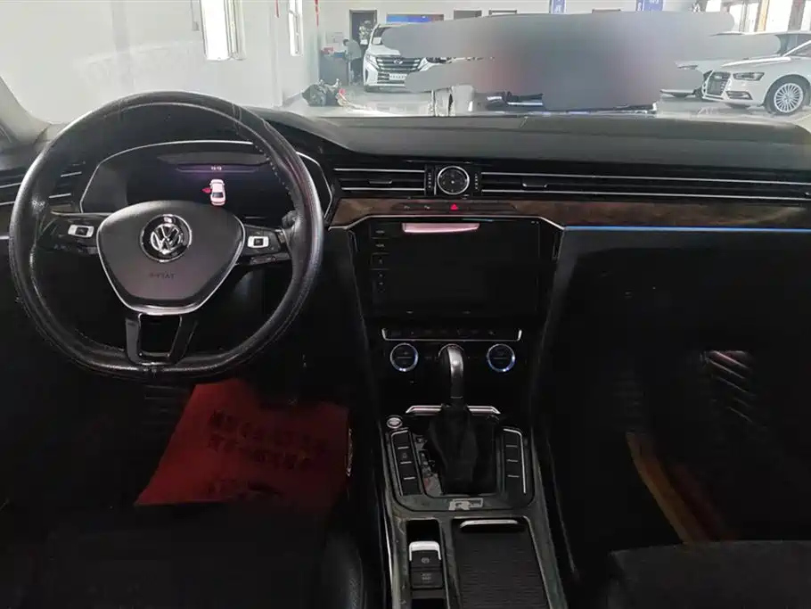 VOLKSWAGEN MAGOTAN 2018