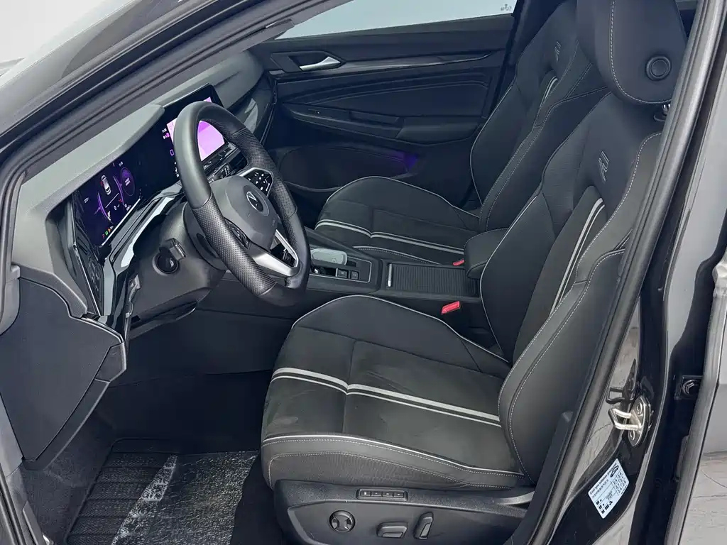 VOLKSWAGEN GOLF 2021