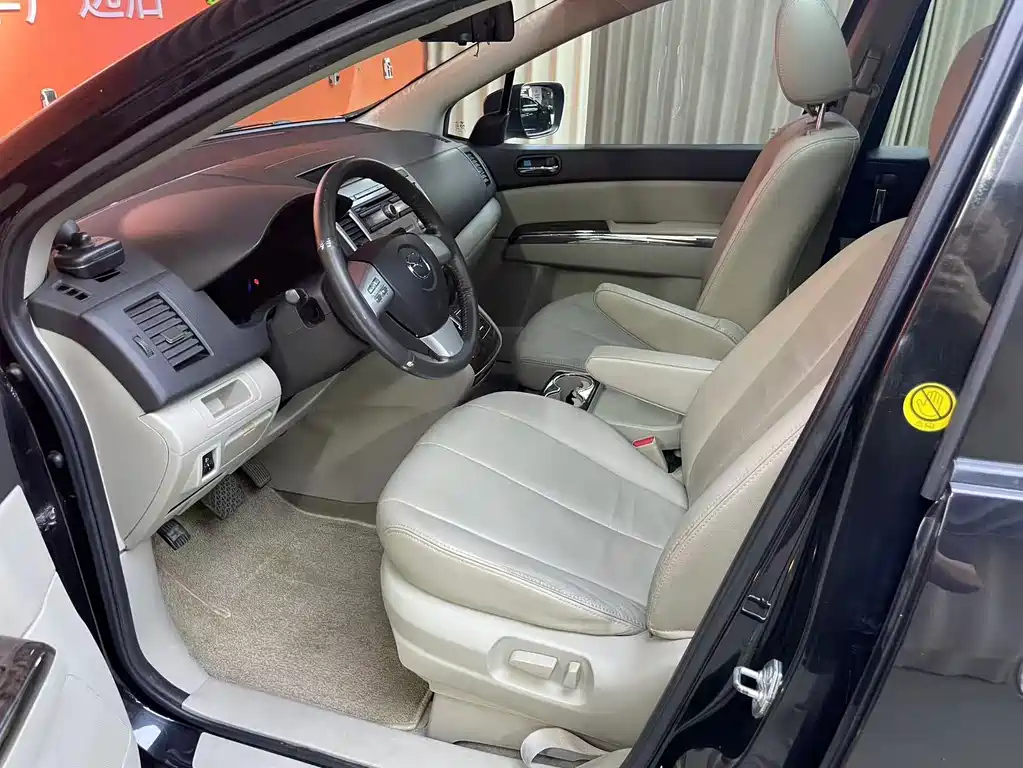 MAZDA 8 2011