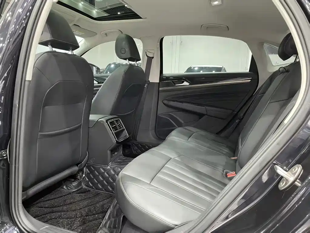VOLKSWAGEN PASSAT 2021