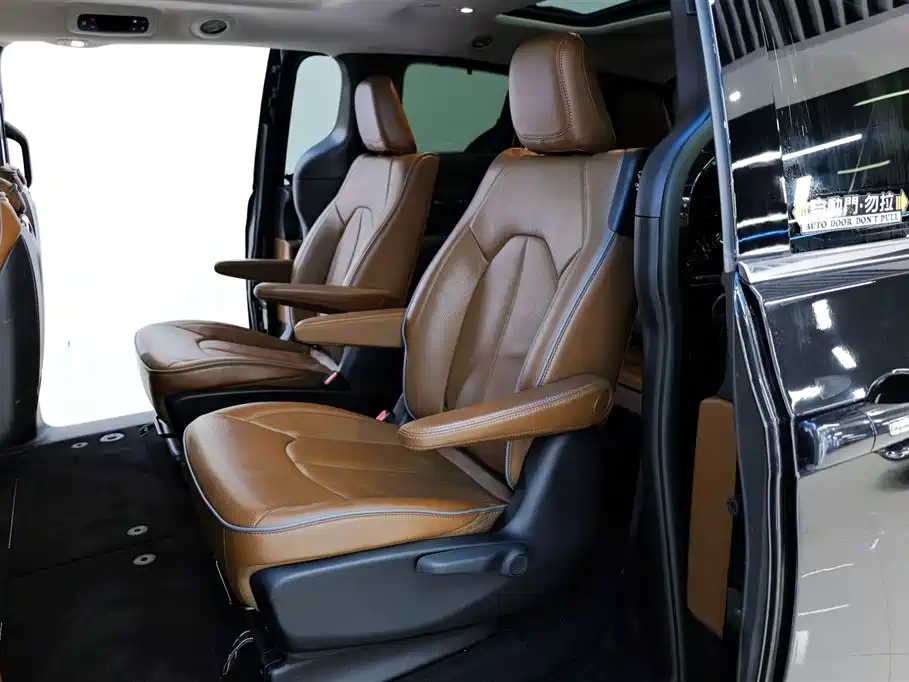 CHRYSLER OTHER 2017
