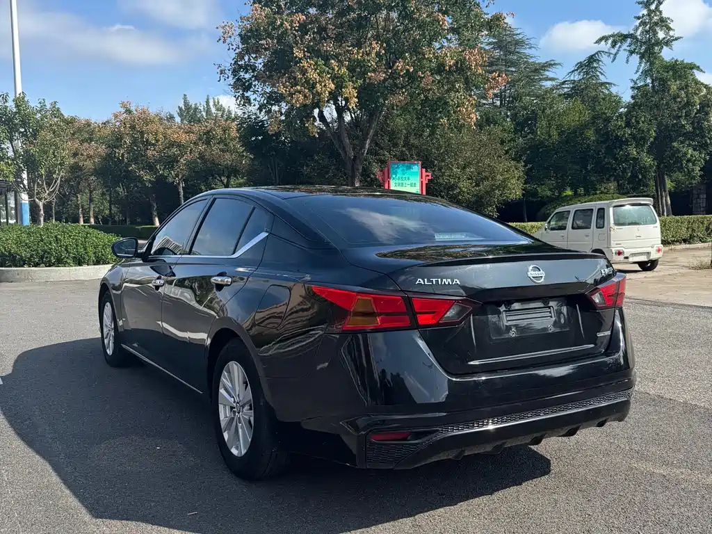 NISSAN TEANA 2022