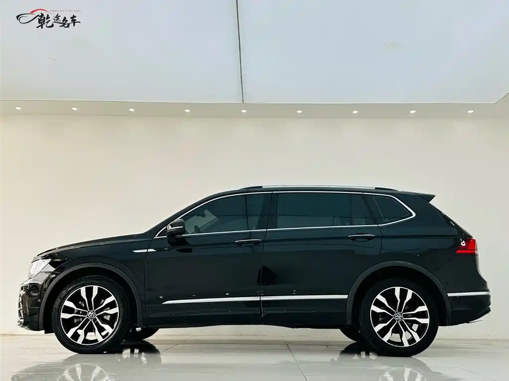 VOLKSWAGEN TIGUAN L 2021