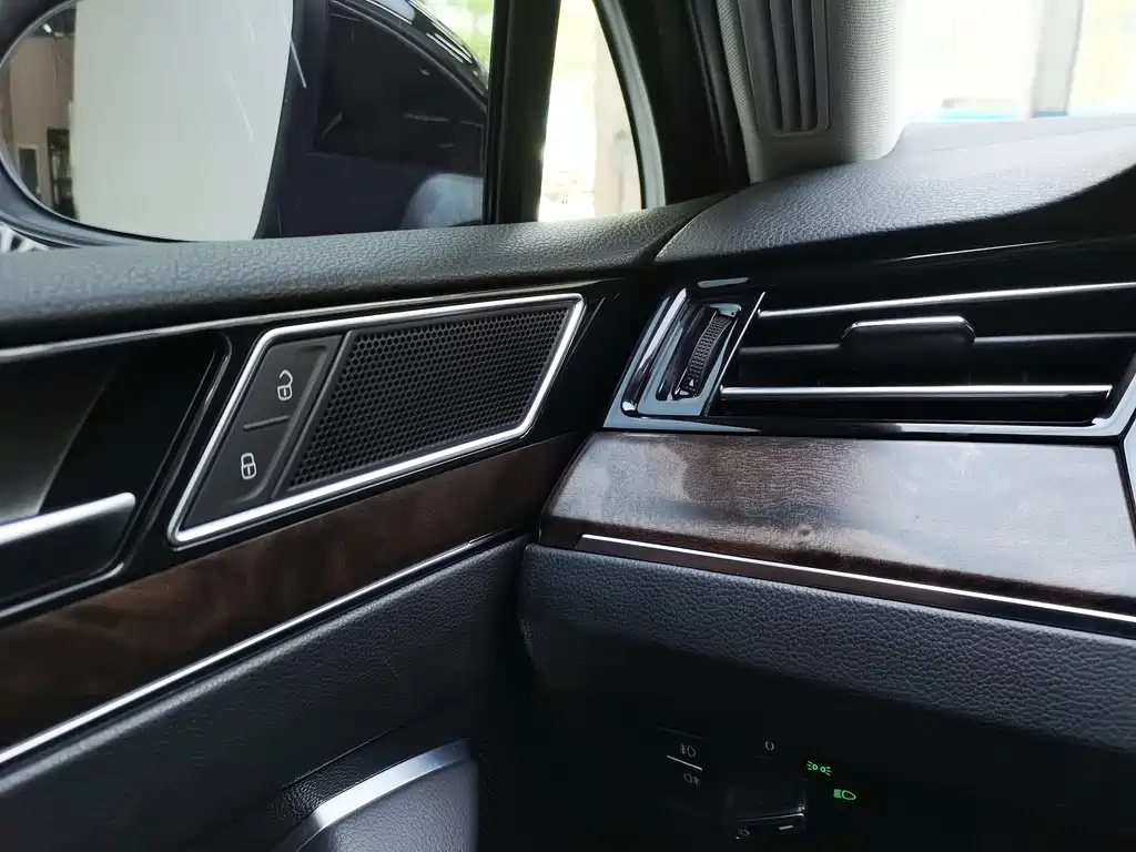 VOLKSWAGEN MAGOTAN 2018