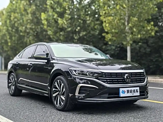 VOLKSWAGEN PASSAT 2023