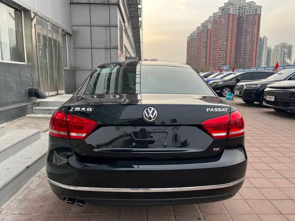 VOLKSWAGEN PASSAT 2015
