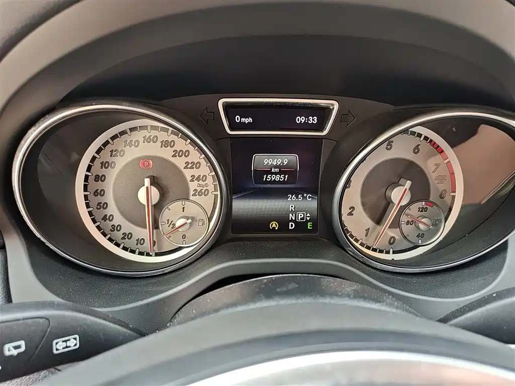 MERCEDES BENZ GLA 2015