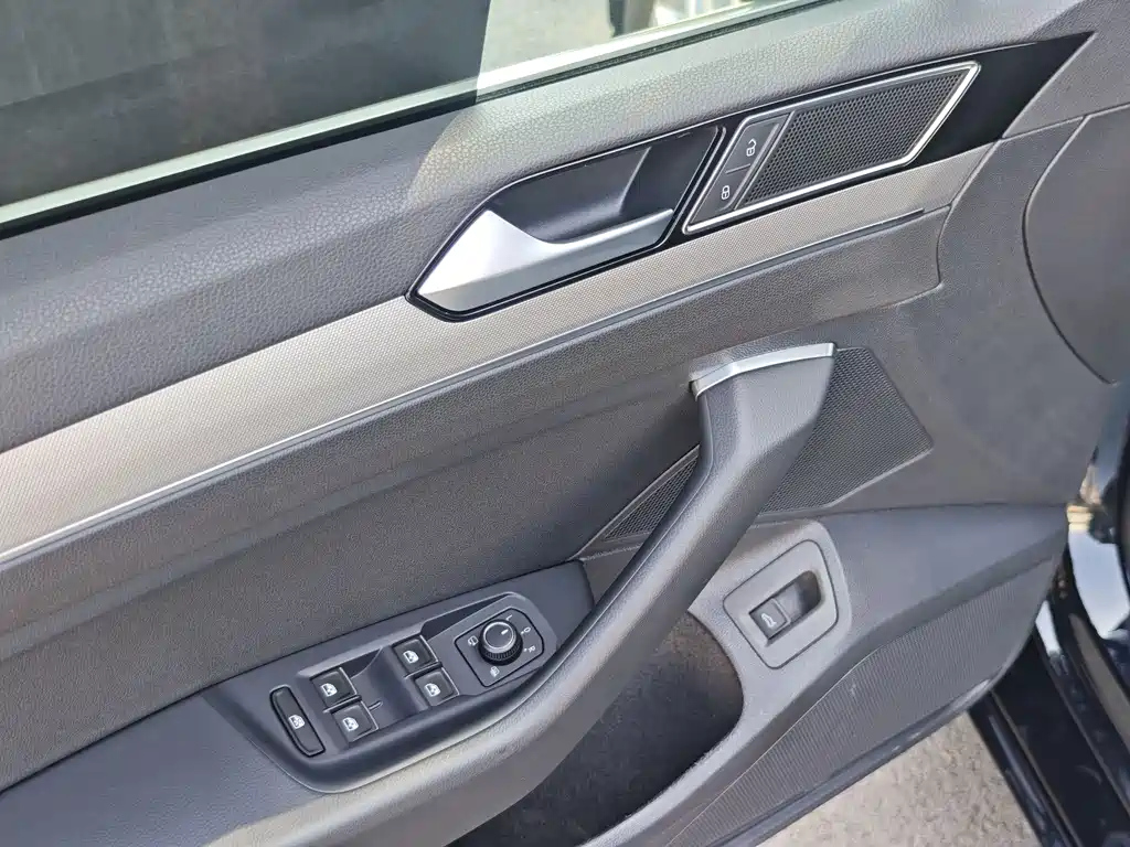 VOLKSWAGEN MAGOTAN 2018