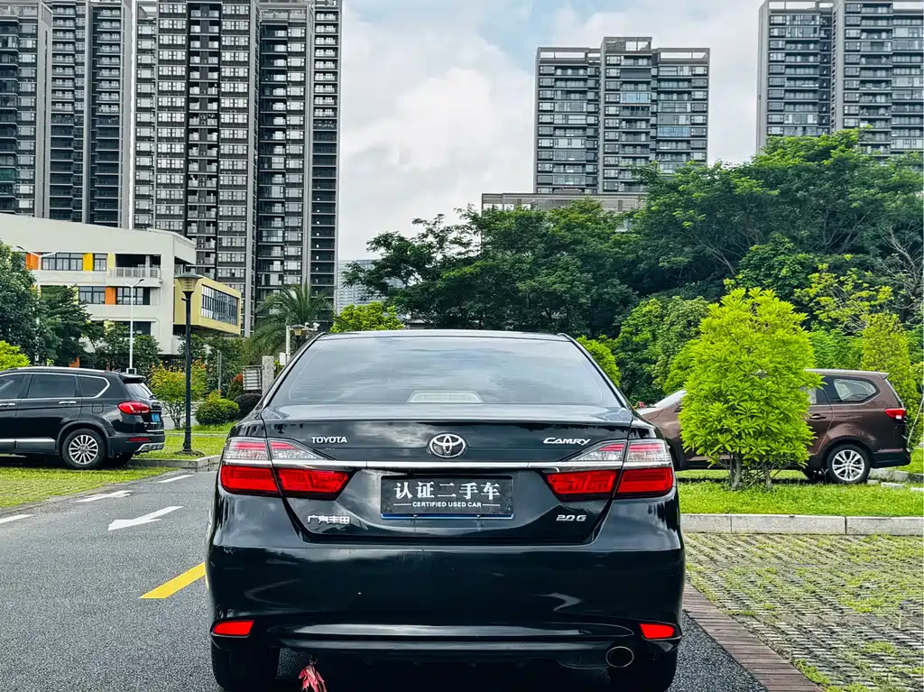 TOYOTA CAMRY 2015