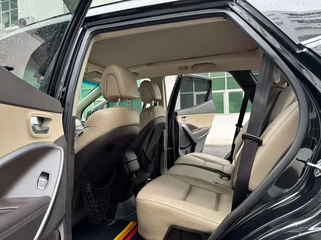 HYUNDAI SANTAFE 2013