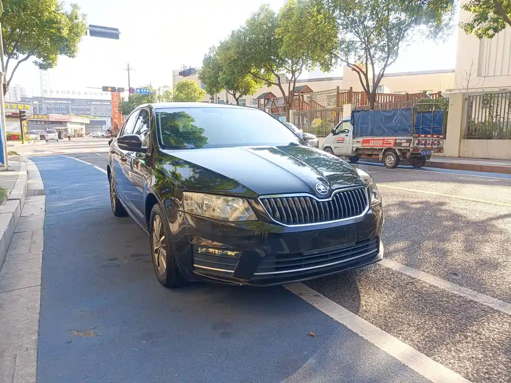 SKODA OCTAVIA 2016