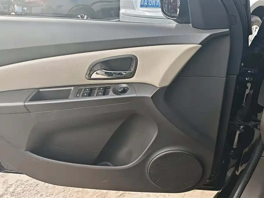 CHEVROLET CRUZE 2016