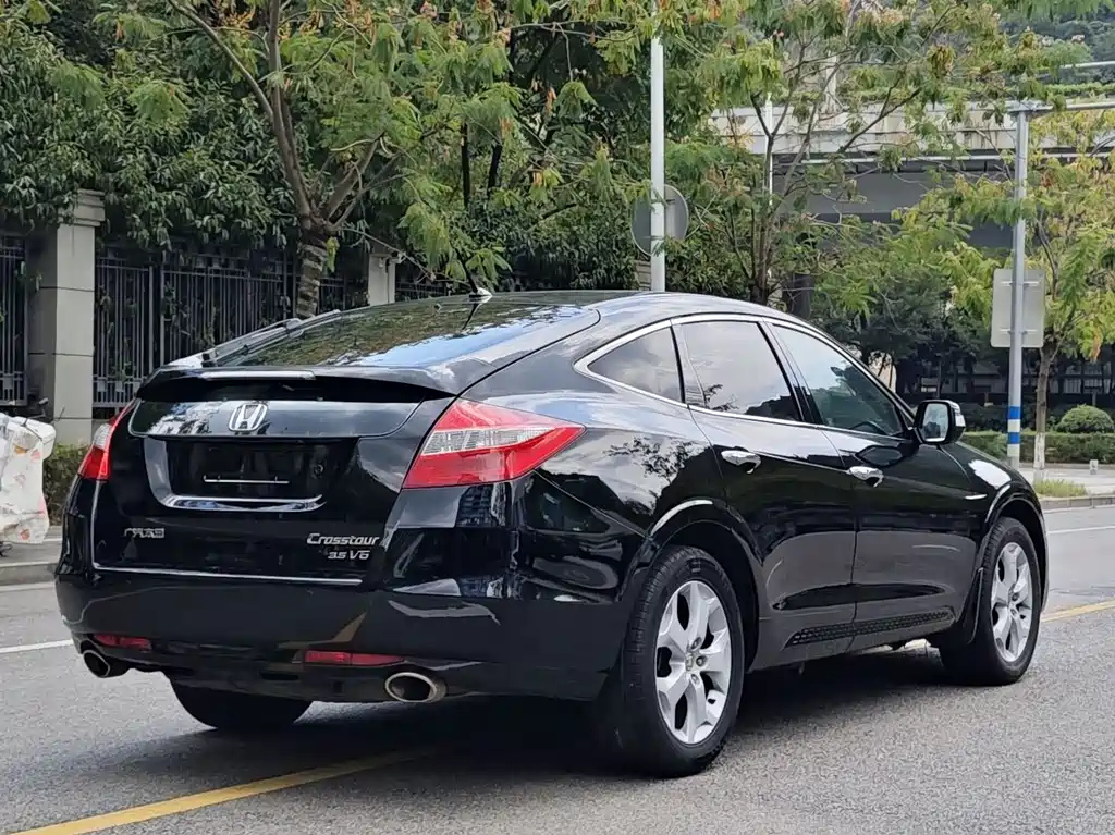 HONDA CROSSTOUR 2011