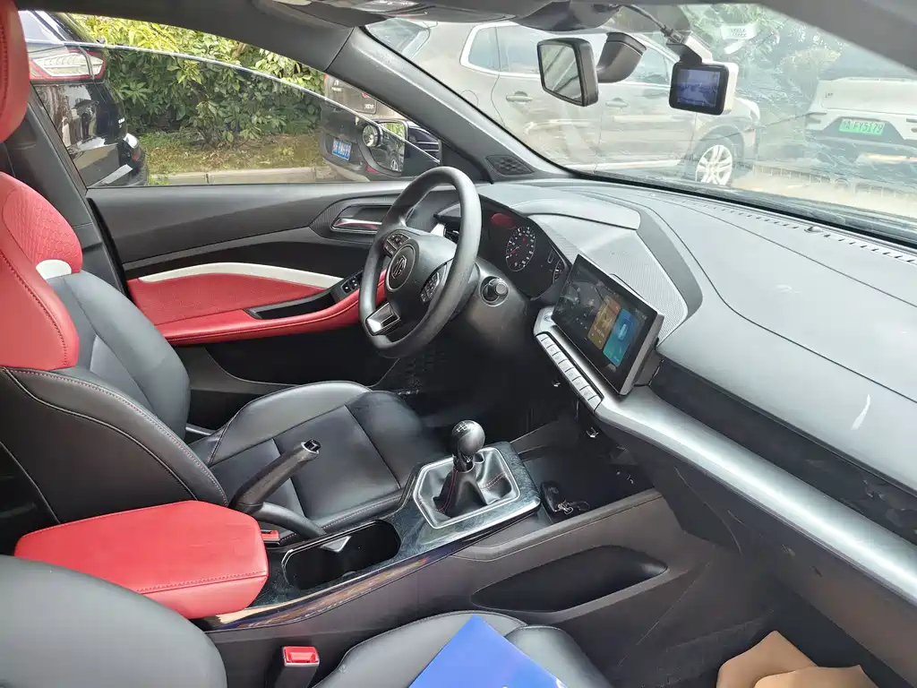 MG MG5 2021