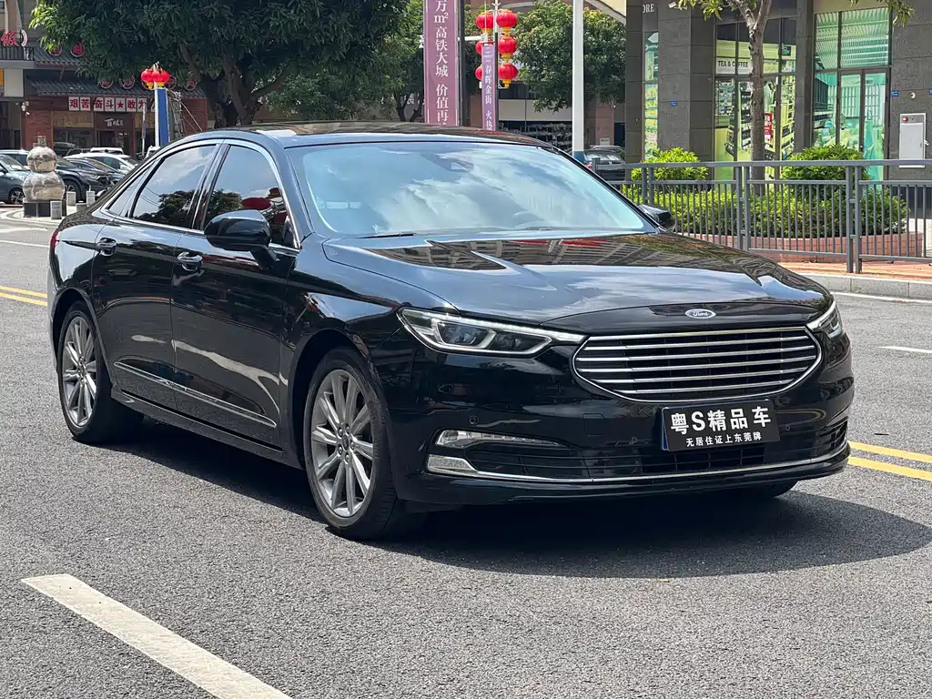 FORD TAURUS 2019