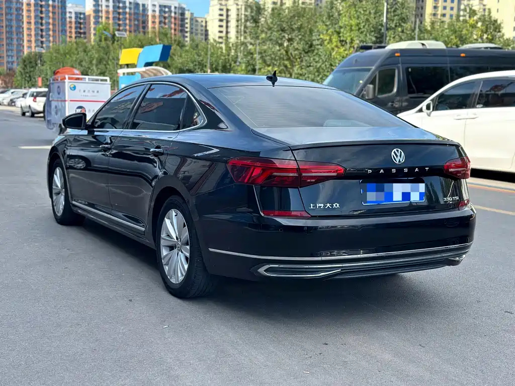 VOLKSWAGEN PASSAT 2020