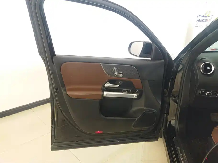 MERCEDES BENZ GLB 2020