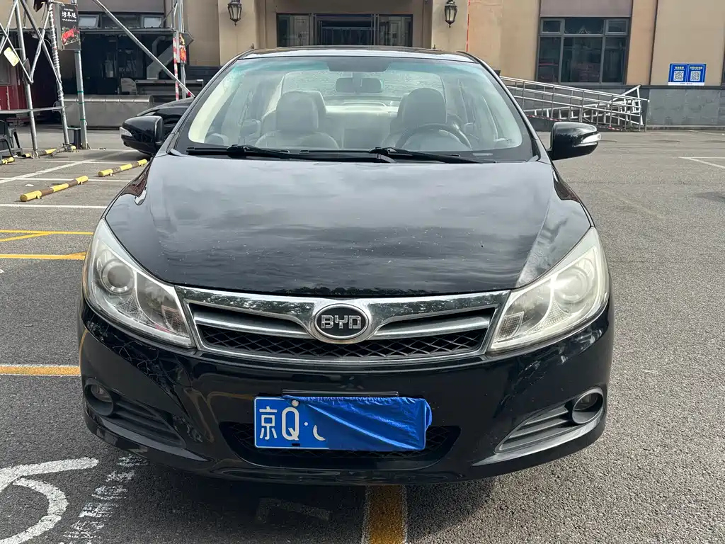 BYD SURUI 2014