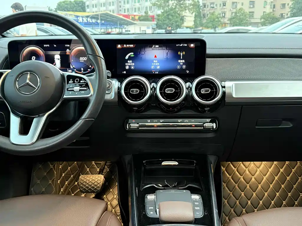MERCEDES BENZ GLB 2023