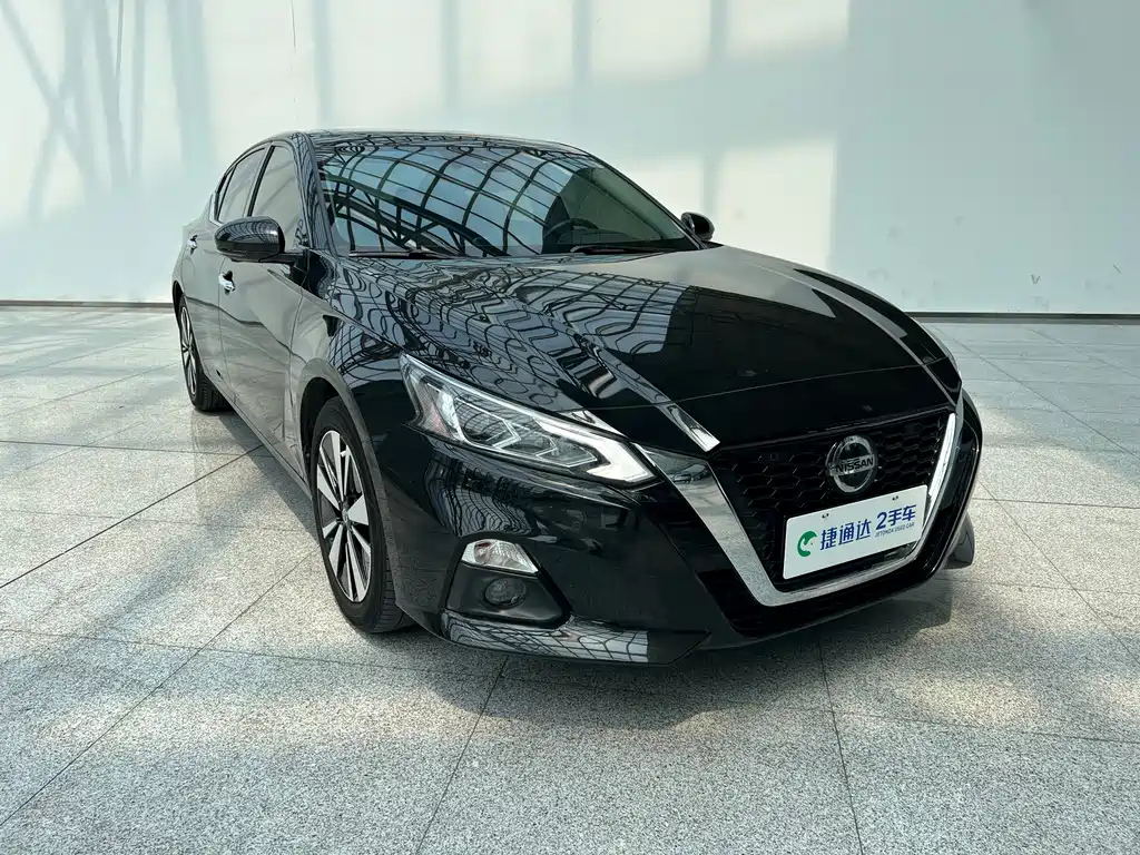 NISSAN TEANA 2022