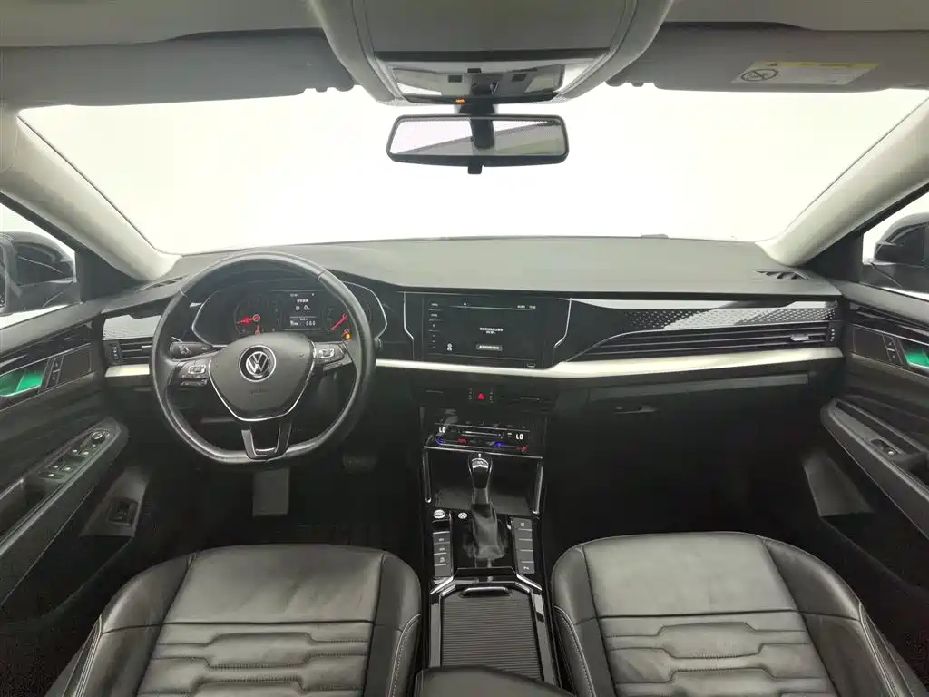 VOLKSWAGEN PASSAT 2020