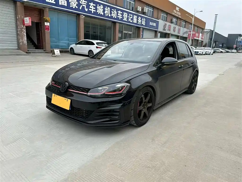 VOLKSWAGEN GOLF GTI 2016