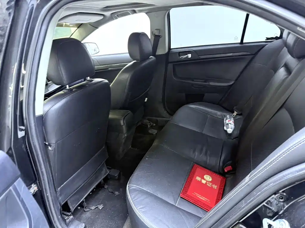 MITSUBISHI LANCER EX 2011